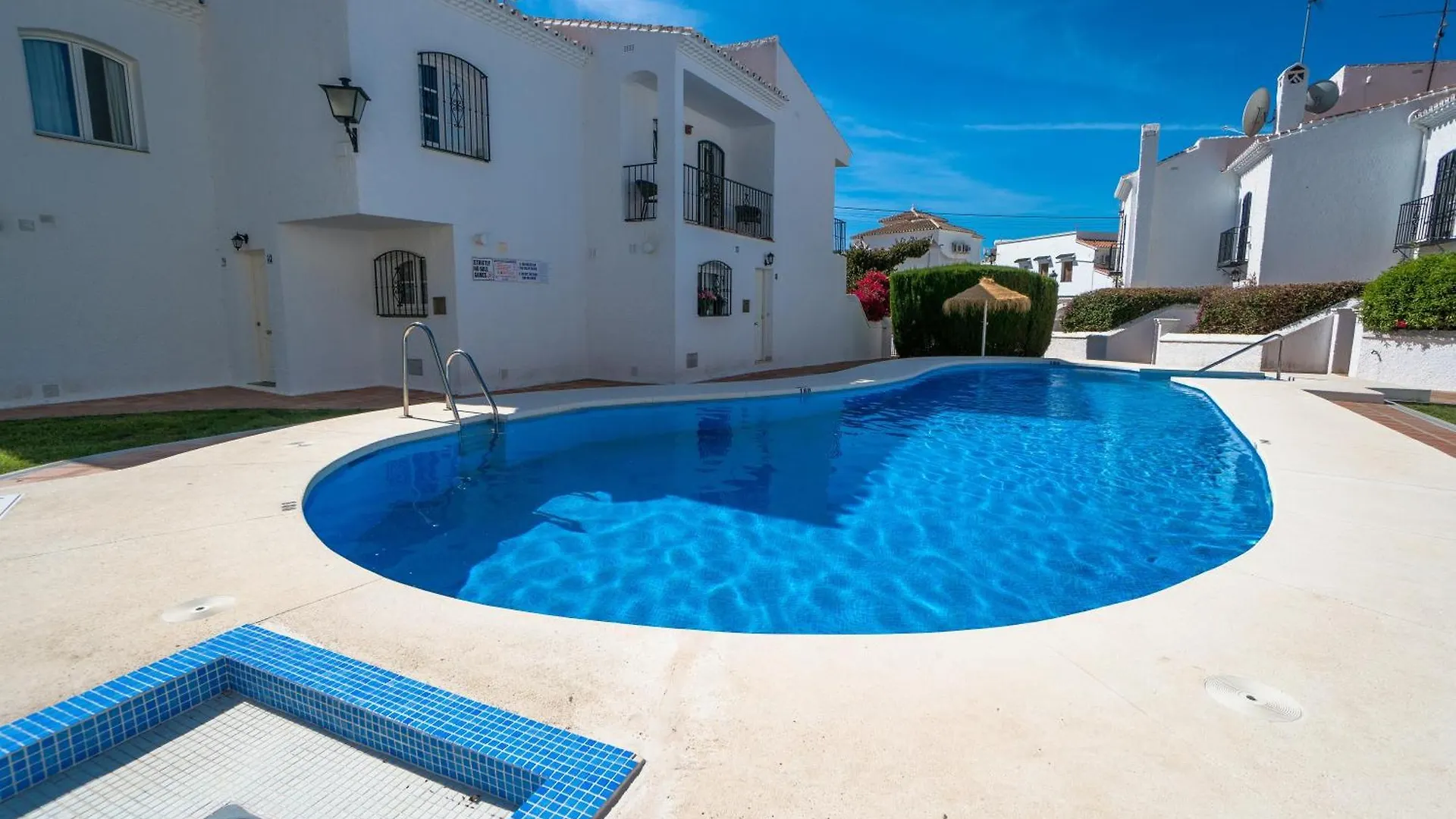 Los Pinos 19 Menyber Nerja